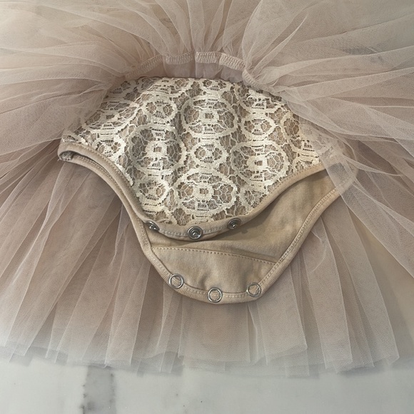 Ooh! La, La! Culture- Onesie Dress- 6/9 M - Picture 7 of 7